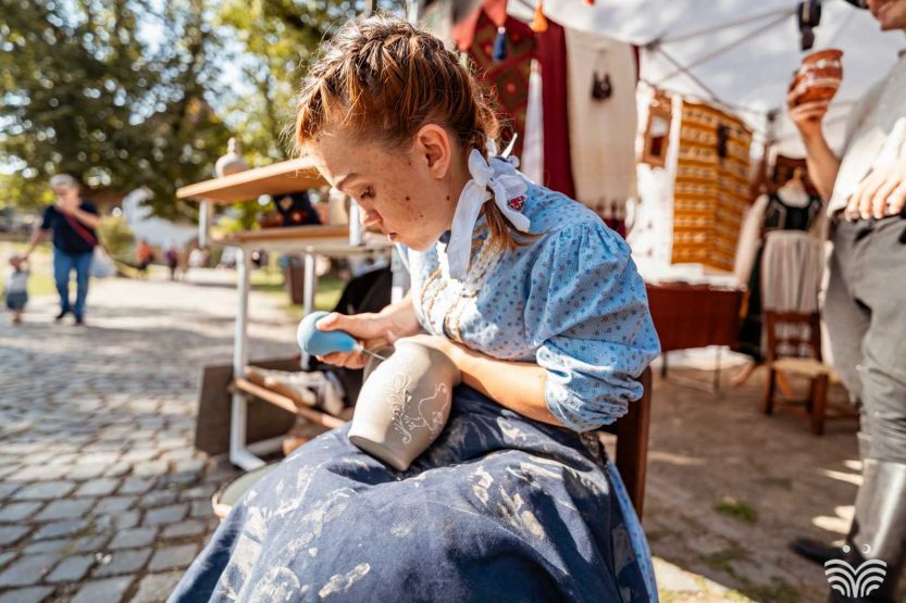 Továbbörökítenék a hagyományos népi mesterségeket (Videó)