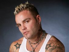 Kábítószer-túladagolás okozta a Crazy Town énekesének, Shifty Shellshocknak halálát