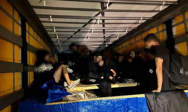 Kamionba rejtőzve próbáltak átjutni Magyarországra – lebuktak