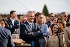 Jobboldali többséget akar Ciucă a helyi tanácsokban