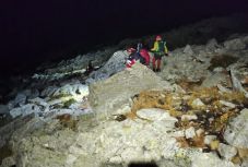 Egész éjjel zajlott a mentőakció – lehozták a Retyezát-hegységben rekedt kolozsvári turistát