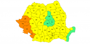 FRISSÍTVE – Narancssárga és sárga riasztás: 37 fok is lehet kedden