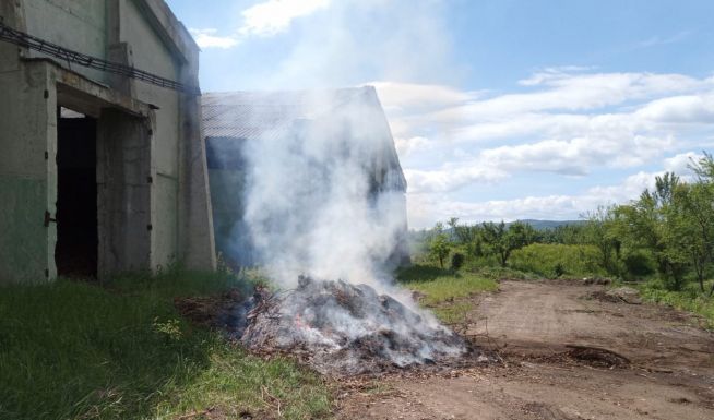 Szemétégetők miatt razziáztak a sepsiszentgyörgyi Őrkő negyedben