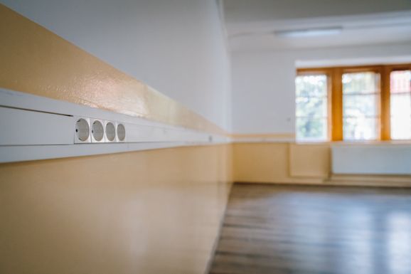 Maros megyében 18 tanintézmény nem rendelkezik egészségügyi -, vagy tűzvédelmi engedéllyel