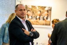 Botrány a Maros Művészegyüttesnél: az igazgató menesztését kérik az alkalmazottak