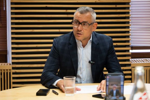 Újabb szenátori mandátumra pályázik Antal Lóránt