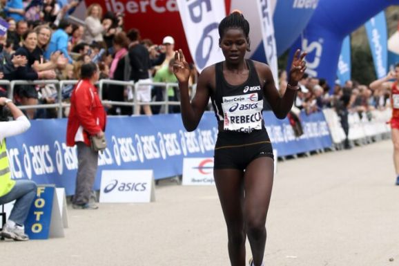 Belehalt sérüléseibe a maratonfutó, akit a barátja leöntött benzinnel és felgyújtott