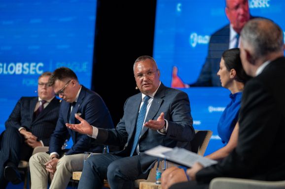Optimista a liberális államfőjelölt: Ciucă - Ciolacu döntőt jósol