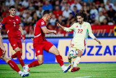 Nemzetek ligája: A spanyolok döntetlennel kezdtek, hajrában lőtt góllal nyertek a lengyelek