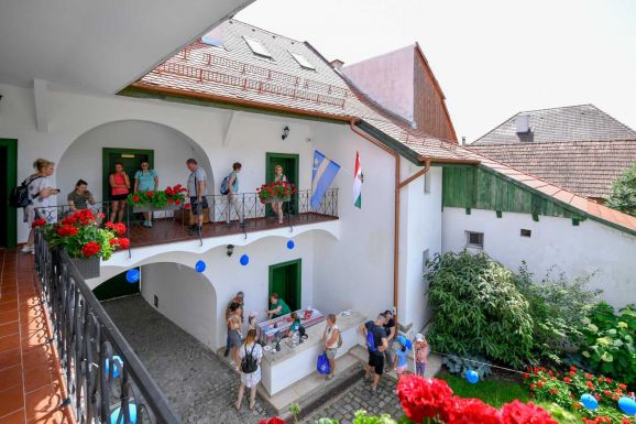 Tízéves a torockói Duna-Ház: a korszerű hagyományőrzés szellemében nyitják az új évadot