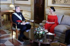 Hátba rúgták a szerb nagykövetet Madridban