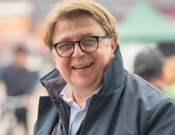 Állítólag félig magyar az AUR marosvásárhelyi polgármester-jelöltje