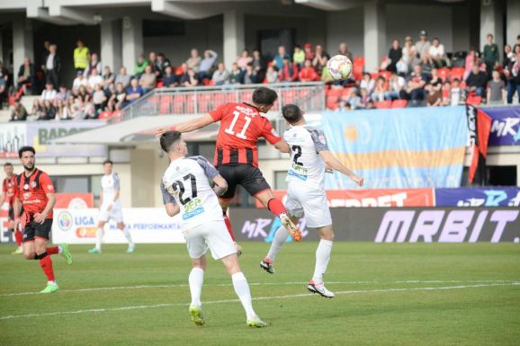Liga 2: Magabiztos győzelemmel kezdték a csíkszeredaiak a rájátszást