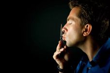 Fodrászt neveztek ki a szerencsejátékokért felelős hivatal alelnöki székébe – az ellenzék tiltakozik