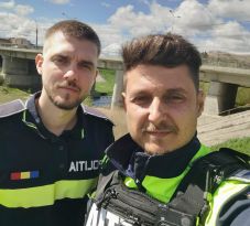 A folyóba vetette magát egy rendőr, hogy megmentse a fuldoklót