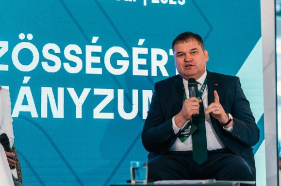 Tiltaná az RMDSZ a polgármesterek, tanácselnökök korlátlan pártváltását