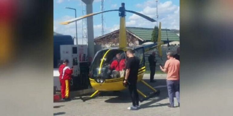 Hihetetlen: vidéki benzinkútnál tankolta meg a pilóta a helikoptert – a helyiek jól szórakoztak (VIDEÓ)