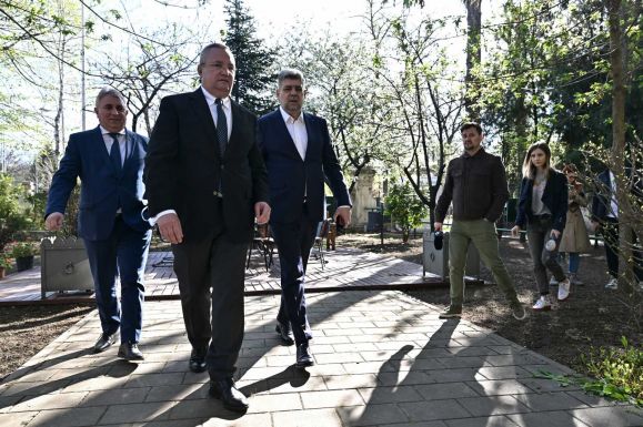 Ciolacu és Ciucă benyújtotta a választási irodához a PSD-PNL szövetség jelöltlistáját