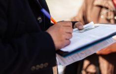 A polgármester utasítására kitiltották az udvarhelyi kórházból az RMDSZ aláírásgyűjtőit