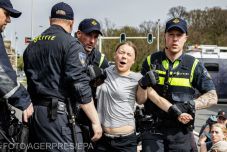 Hágai tüntetésen vették őrizetbe Greta Thunberget
