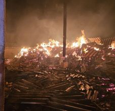 Kétszáz juh és több tonna gabona égett el egy állatmenhelyen