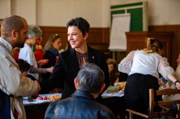 Csép Éva Andrea: a koalíció képviselőit csak nyilatkozatok szintjén foglalkoztatja a családpolitika