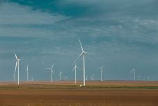 Átadták Románia legnagyobb villanyáram-tároló akkumulátortelepét