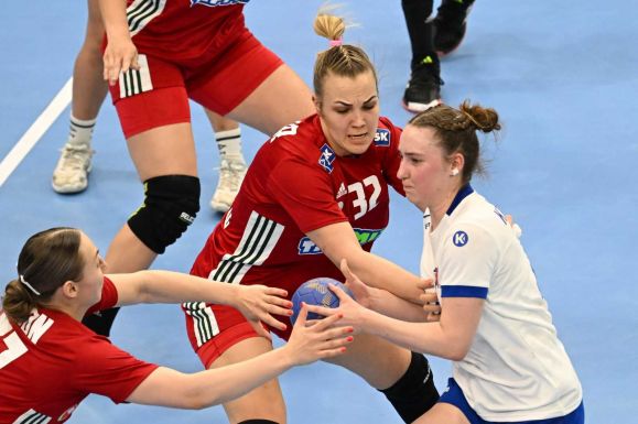 Női kézilabda: Egy híján ötven gólt dobott a magyar csapat a briteknek az olimpiai selejtező első meccsén