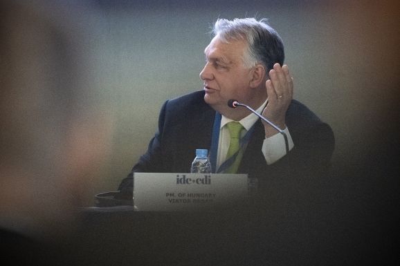 Helyzetet értékelt Orbán Viktor Marrákesben: bírálta a migrációs paktumot és a zöld átállást