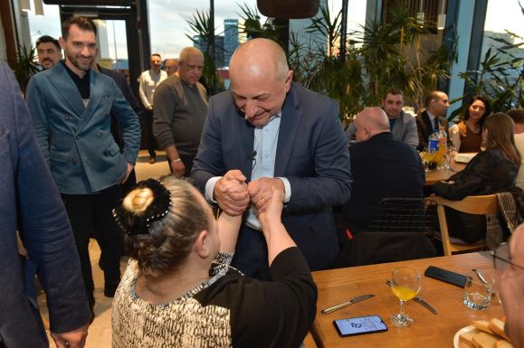 FRISSÍTVE - Koalíciós válság: lecserélnék a „katasztrófálisan” teljesítő főpolgármester-jelöltet