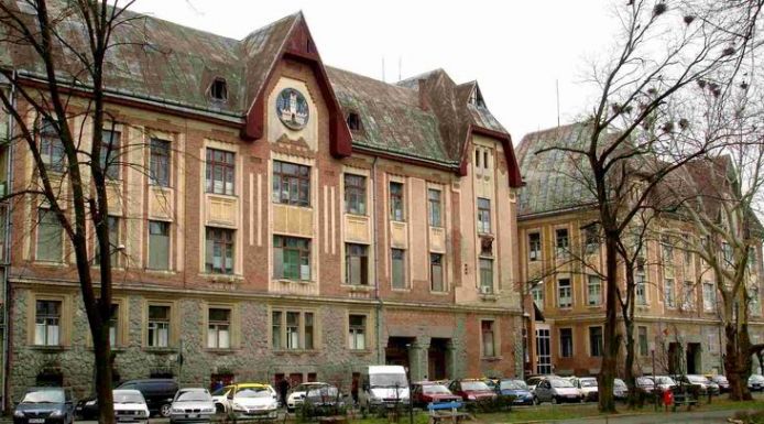 Tragédia Szatmárnémetiben: kizuhant egy beteg a kórház harmadik emeletéről