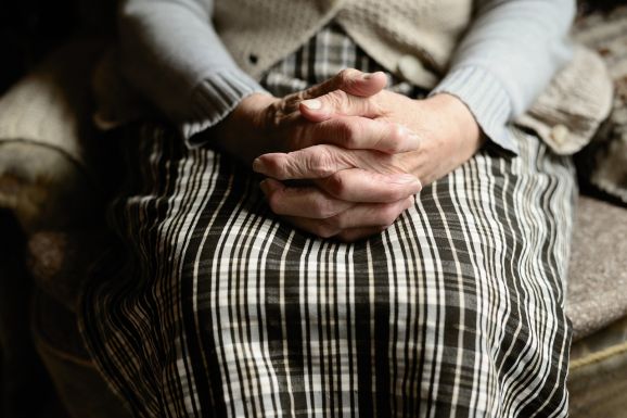 Zilah: nappali központot hoznak létre a helyi idősek számára