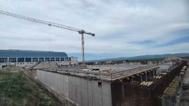 Dübörög a munka a kézdivásárhelyi uszodánál