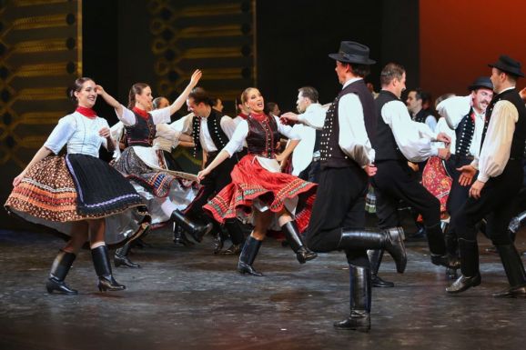 Megjelent a Csoóri Sándor Program pályázati kiírása a magyar népművészeti közösségek számára