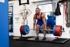 Új rekorddal lett erőemelő magyar bajnok az egykori csíkszeredai testépítő világbajnok