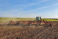 Több tízezer eurót csaltak ki néhány fényképpel
