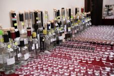 Pálinka és párlatverseny: több mint hétszáz mintát bíráltak Nagykárolyban