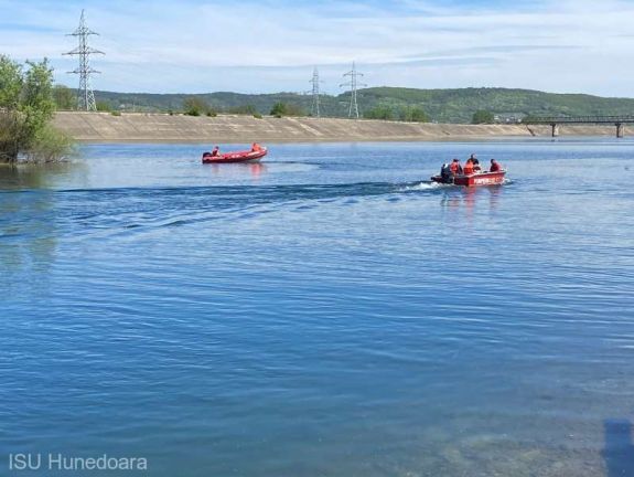 Hunyad megye: 41 éves férfit keresnek a búvárok az őraljaboldogfalvi víztározóban