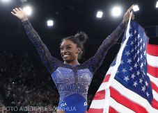 Torna: Simone Biles olimpiai bajnok egyéni összetettben, de most román sportolók is voltak a döntőben