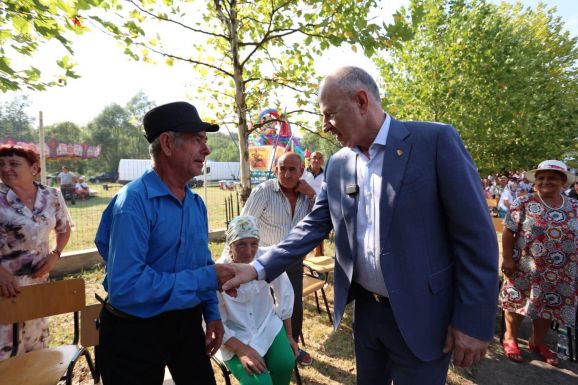 Csapdába esett Geoană? - Szervezkedik a PSD és a PNL