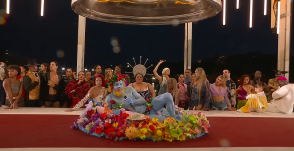 Ügyészségi vizsgálat indult, mert zaklatják az olimpiai megnyitó rendezőjét és szereplőit