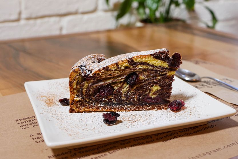 Erdély ízei: Meggyes piskóta