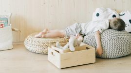 Órákig keresték a rendőrök a háromévest, míg ő békésen aludt egy szekrényben