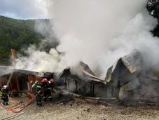 Kigyulladt egy menedékház vasárnap reggel