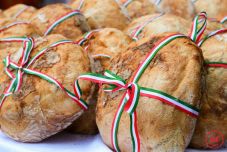 Búzaösszeöntő ünnepség: több mint 20 tonna búza és több ezer lej gyűlt össze a Szilágyságban