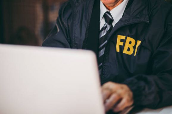Bonyolódik az ügy: Franciaország az FBI segítségét kéri a vonatokon történt gyújtogatás kivizsgálásában