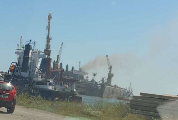 Négyen haltak meg a midiai hajótűzben