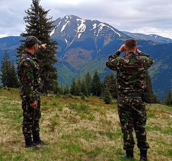 Naponta 20-50 ukrán férfi lépi át illegálisan Románia határát