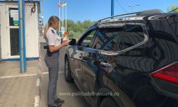 Diszkriminációt kiáltanak a vámosok a román zászló színeiből versenyvizsgázó kollégáik miatt