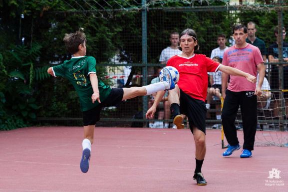 Focibajnoksággal, közös fitnesszel és akadályversennyel is készülnek a kolozsvári Családi Sportnapokra